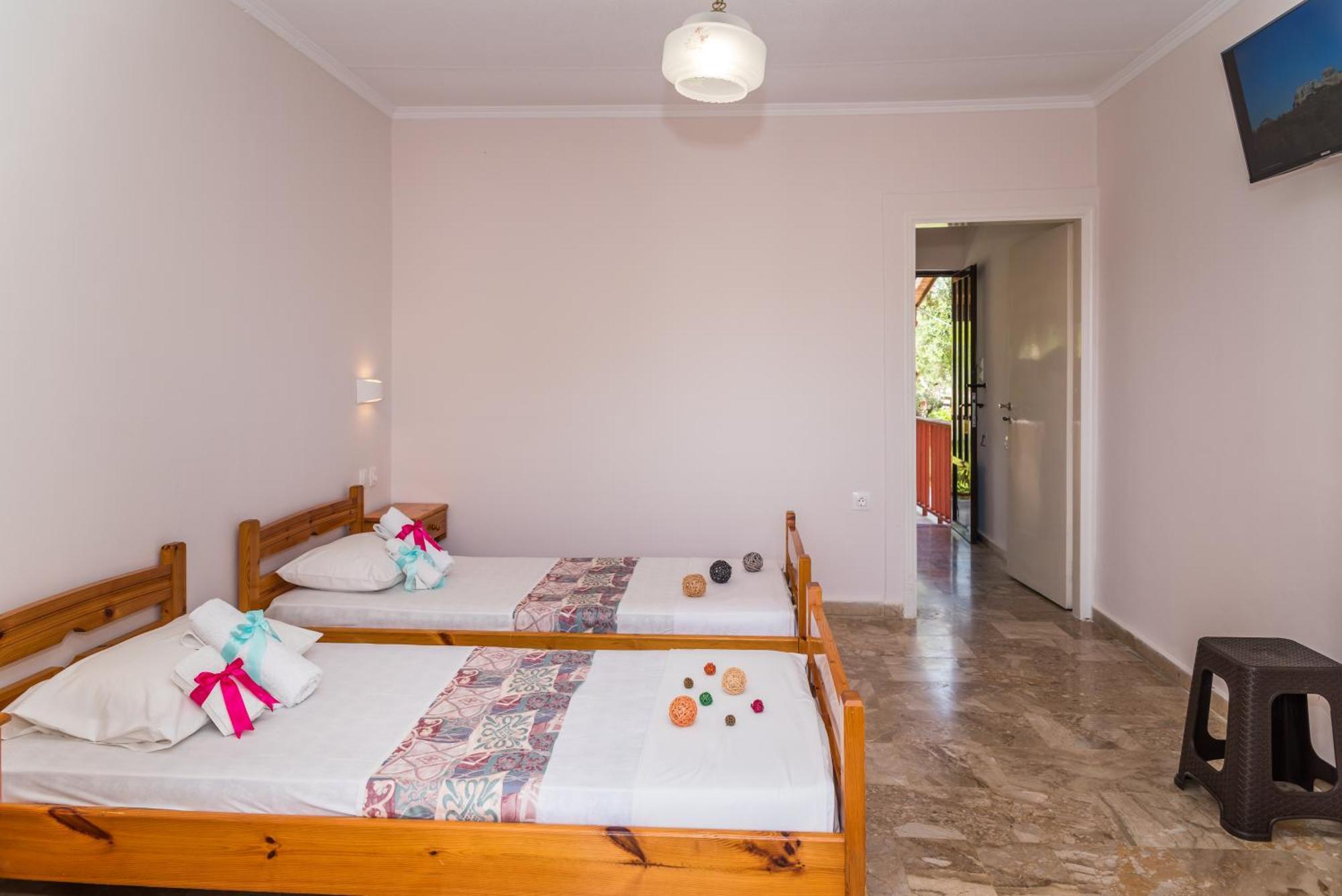 לגאנאס Roussa'S Apartments מראה חיצוני תמונה