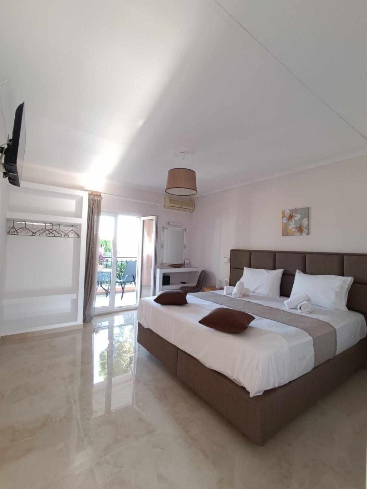 לגאנאס Roussa'S Apartments מראה חיצוני תמונה