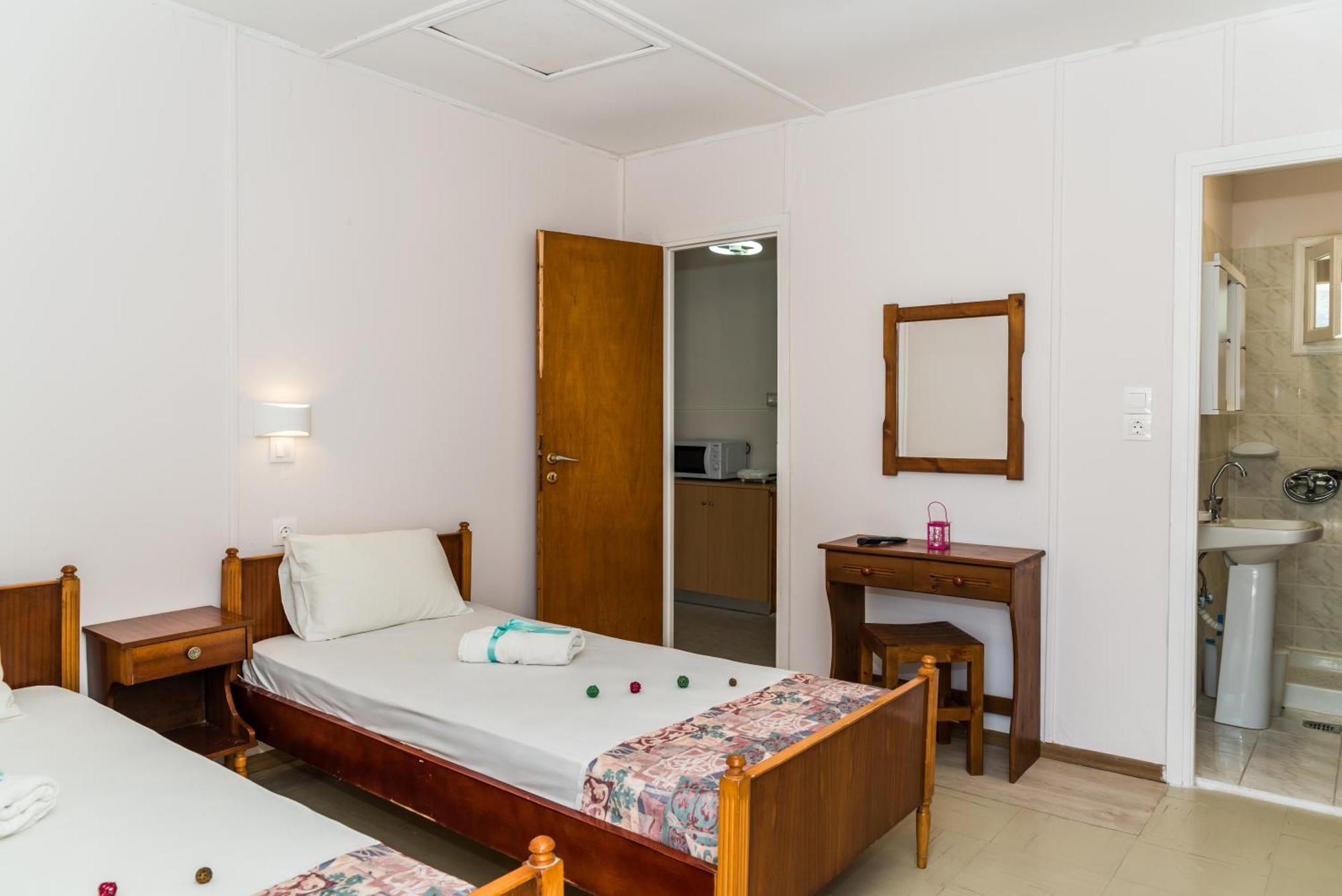 לגאנאס Roussa'S Apartments מראה חיצוני תמונה