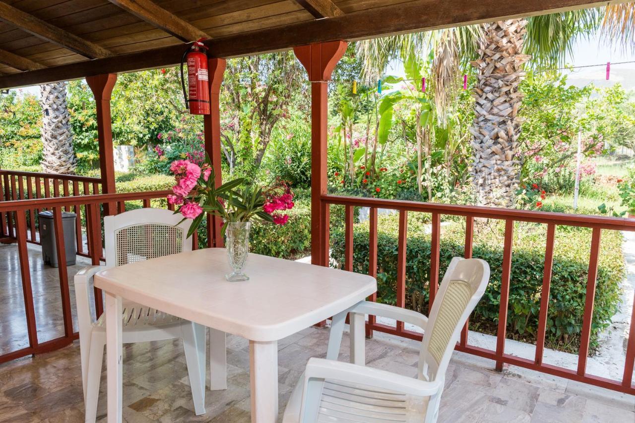 לגאנאס Roussa'S Apartments מראה חיצוני תמונה