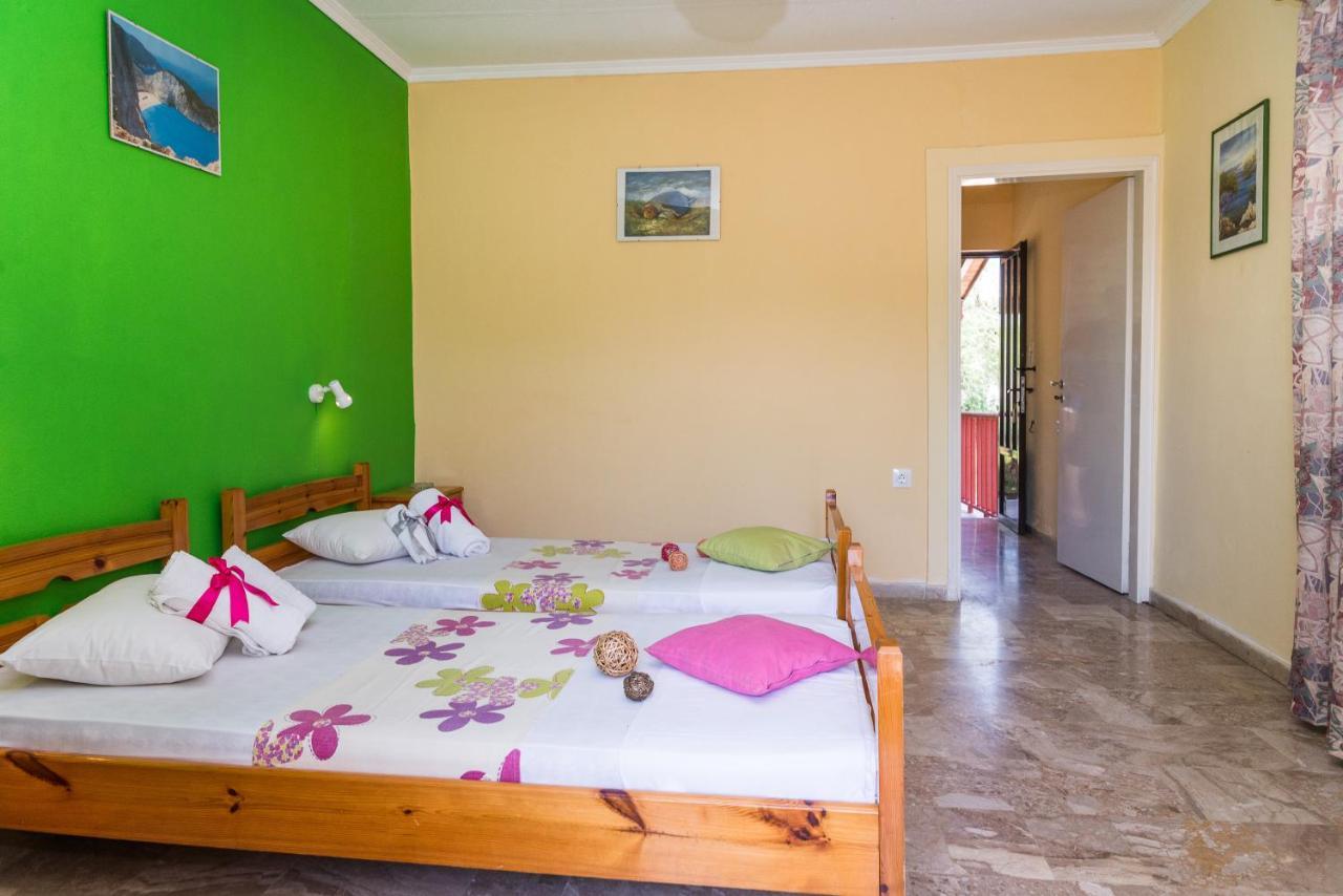 לגאנאס Roussa'S Apartments מראה חיצוני תמונה