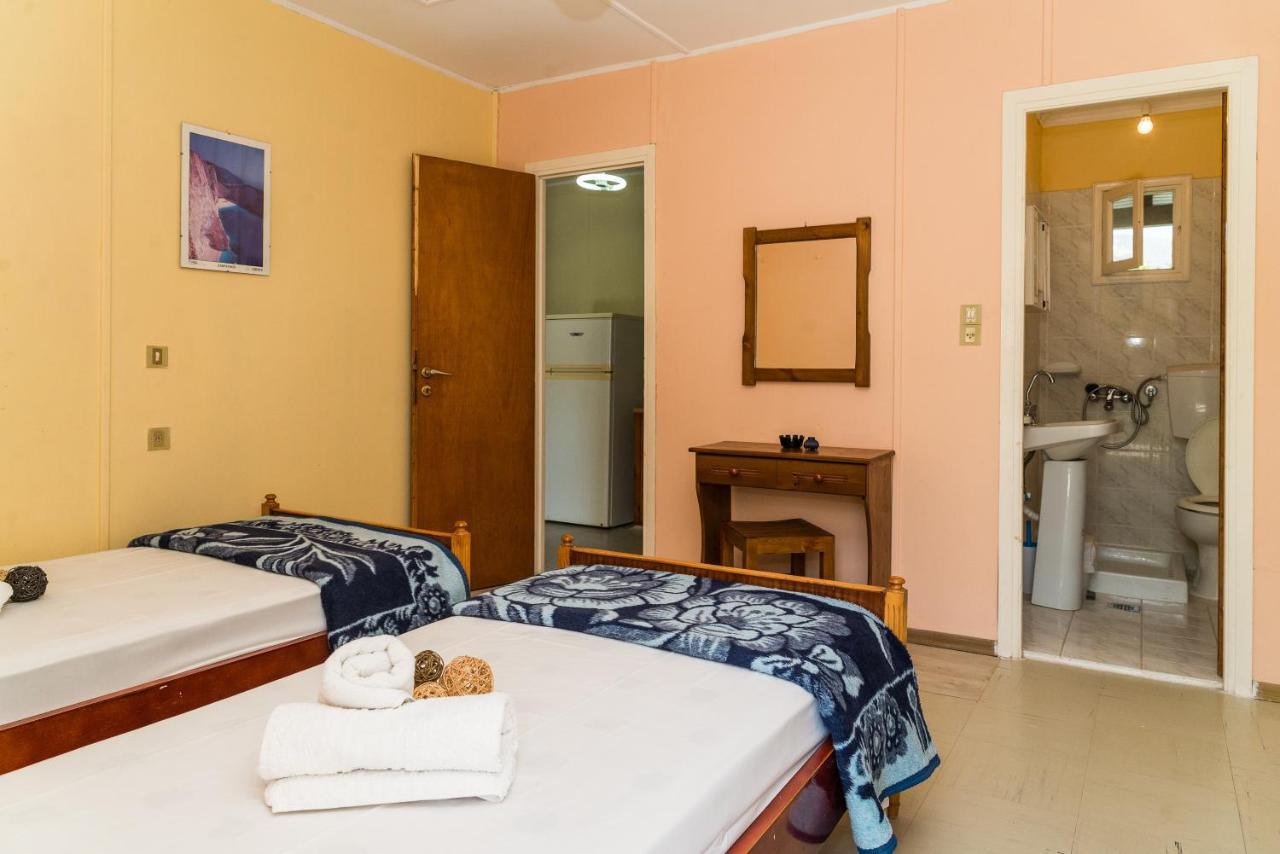 לגאנאס Roussa'S Apartments מראה חיצוני תמונה